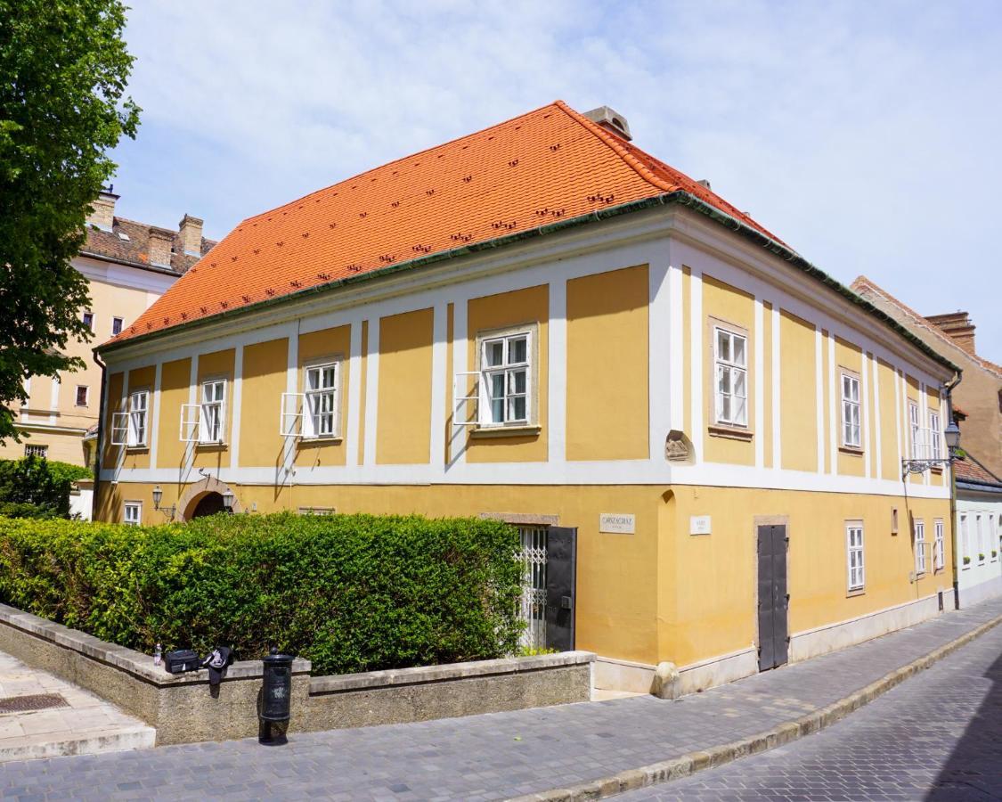 Monarchy Hotel